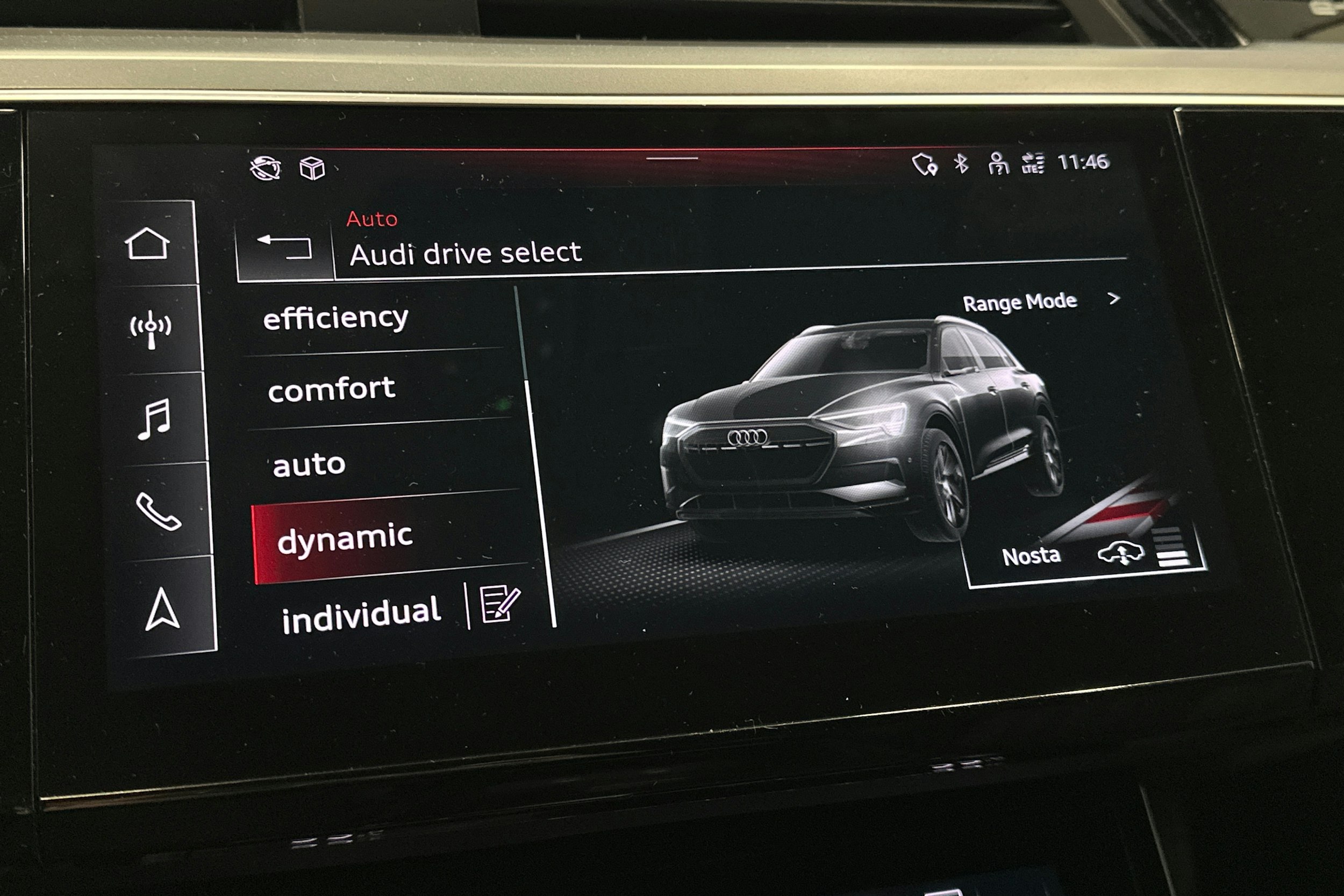 musta Audi e-tron 2023 kuva 28.