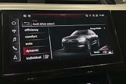 musta Audi e-tron 2023 kuva 28.