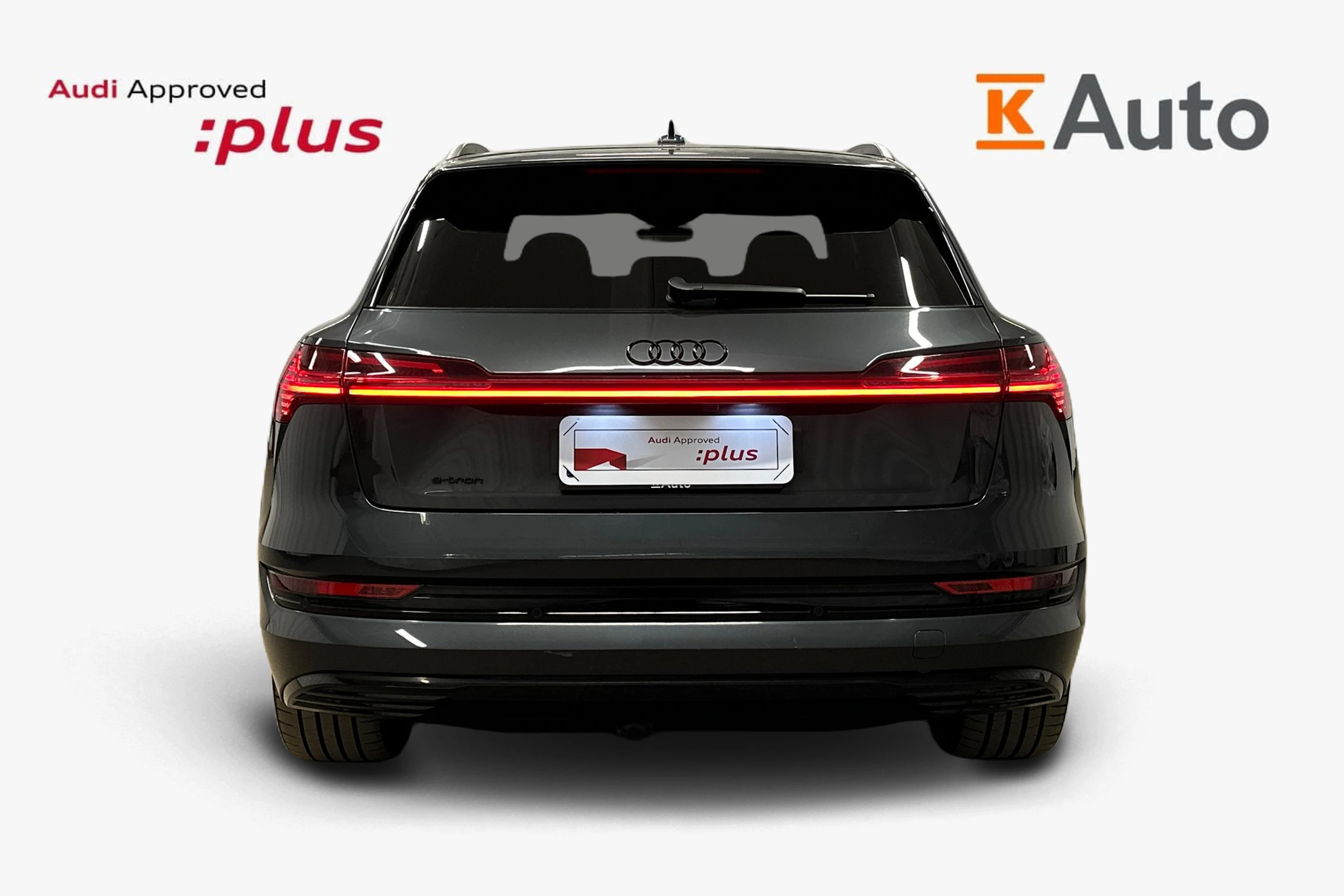 harmaa Audi e-tron 2023 kuva 3.