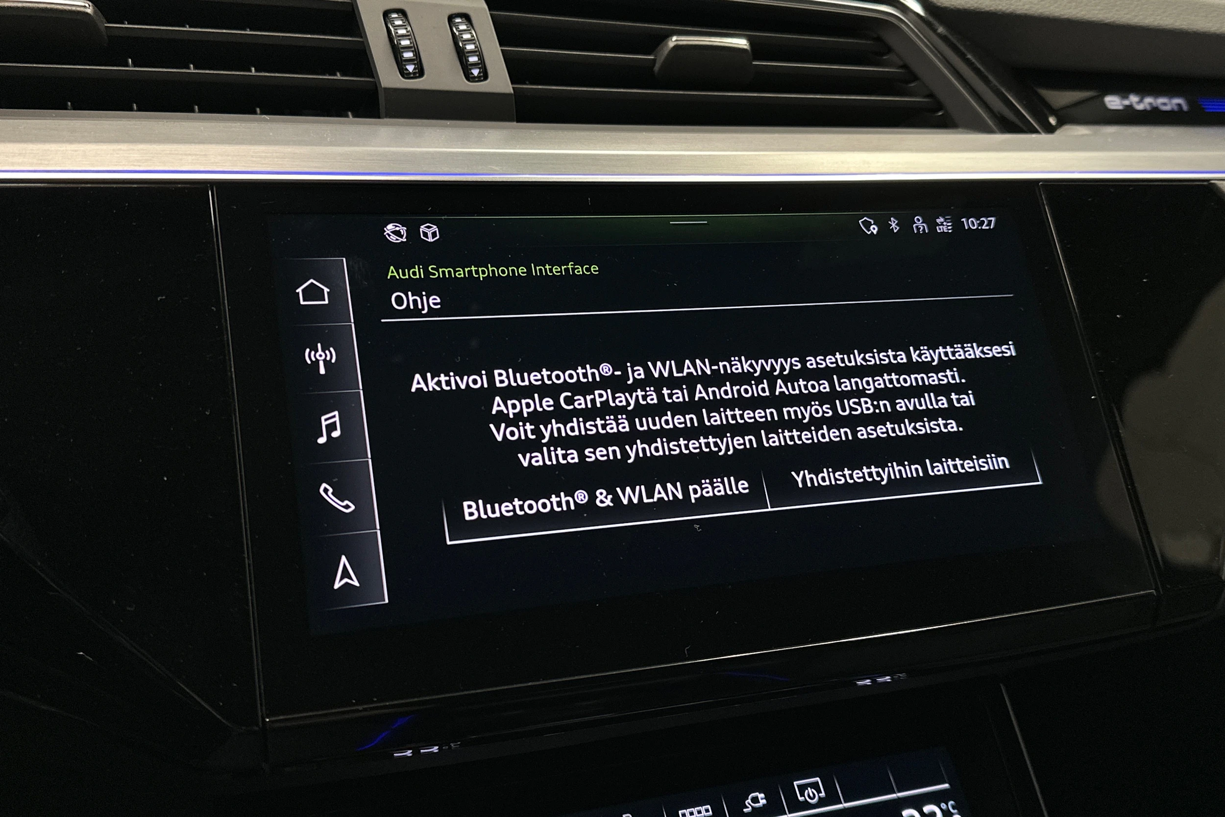 harmaa Audi e-tron 2023 kuva 16.