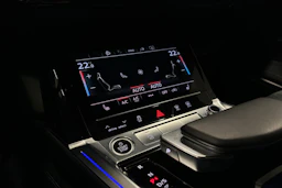 harmaa Audi e-tron 2023 kuva 22.