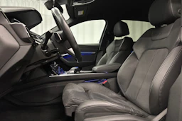 harmaa Audi e-tron 2023 kuva 24.