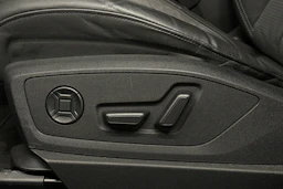 harmaa Audi e-tron 2023 kuva 25.