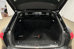 harmaa Audi e-tron 2023 kuva 26.