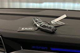 harmaa Audi e-tron 2023 kuva 28.