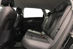 musta Audi e-tron 2023 kuva 8.