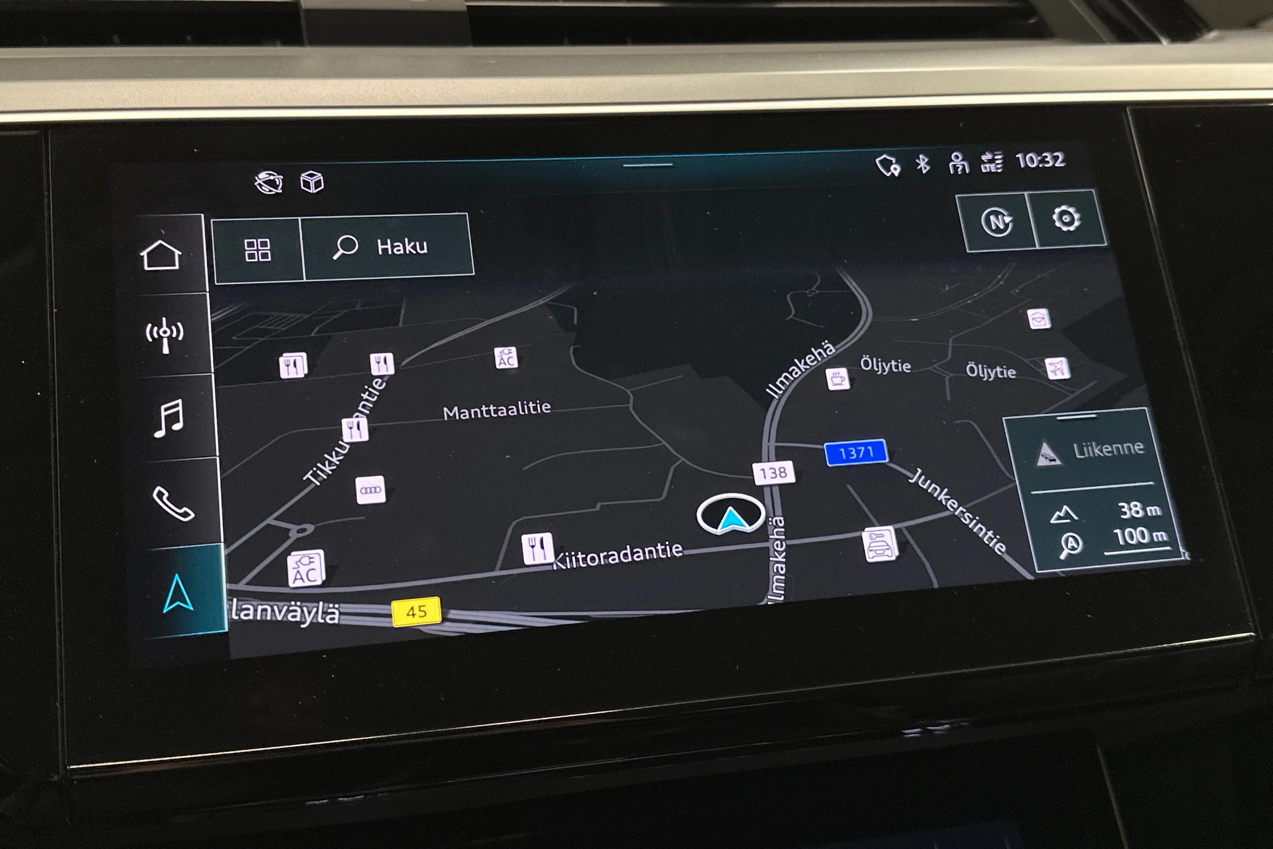 musta Audi e-tron 2023 kuva 22.