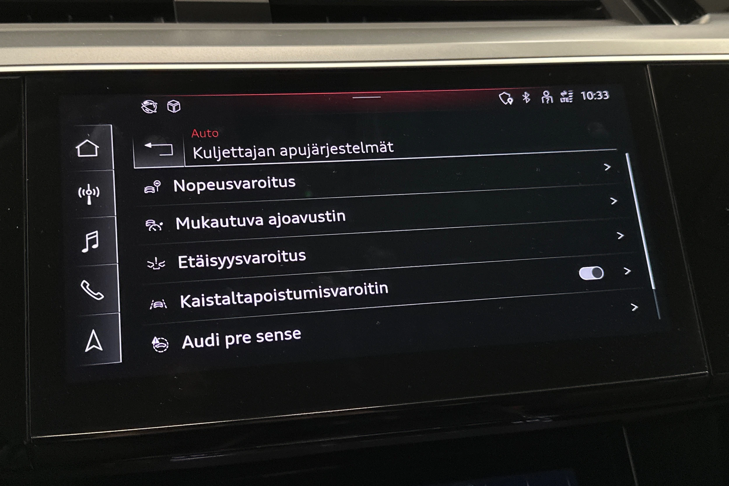 musta Audi e-tron 2023 kuva 26.