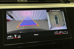 musta Audi e-tron 2023 kuva 27.