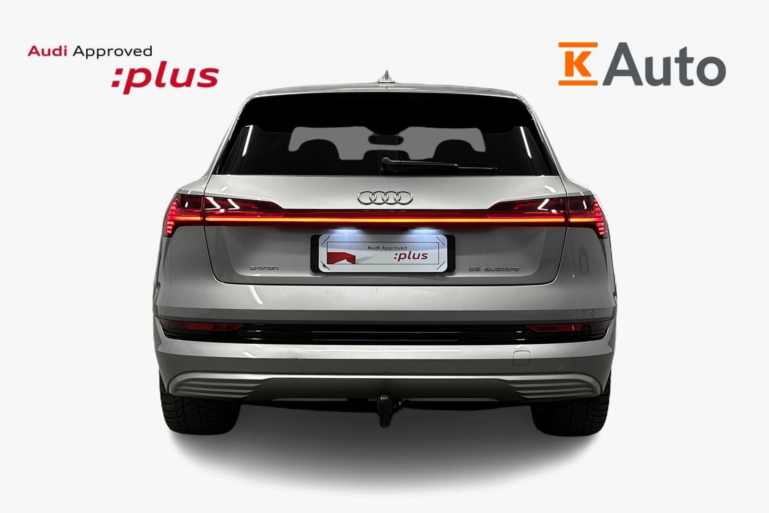 harmaa Audi e-tron 2023 kuva 3.