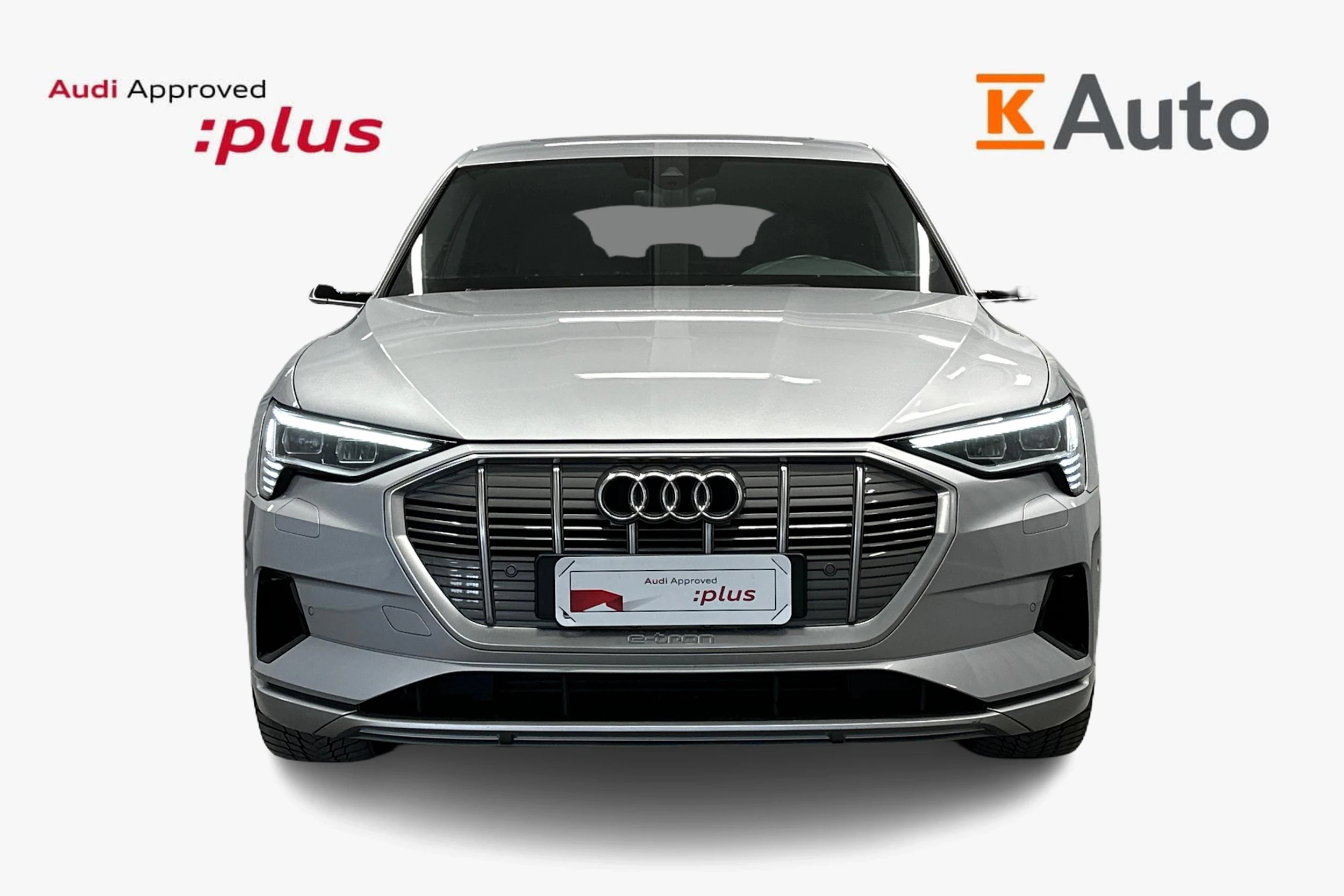 harmaa Audi e-tron 2023 kuva 4.