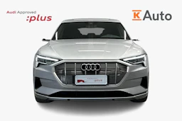 harmaa Audi e-tron 2023 kuva 4.