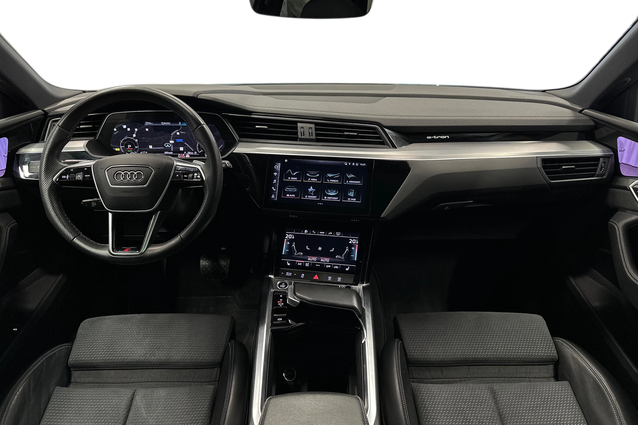 harmaa Audi e-tron 2023 kuva 7.