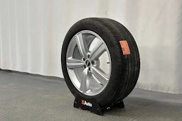 harmaa Audi e-tron 2023 kuva 10.