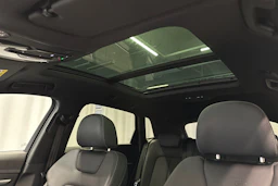 harmaa Audi e-tron 2023 kuva 27.