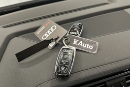 harmaa Audi e-tron 2023 kuva 28.