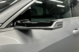 harmaa Audi e-tron 2023 kuva 30.