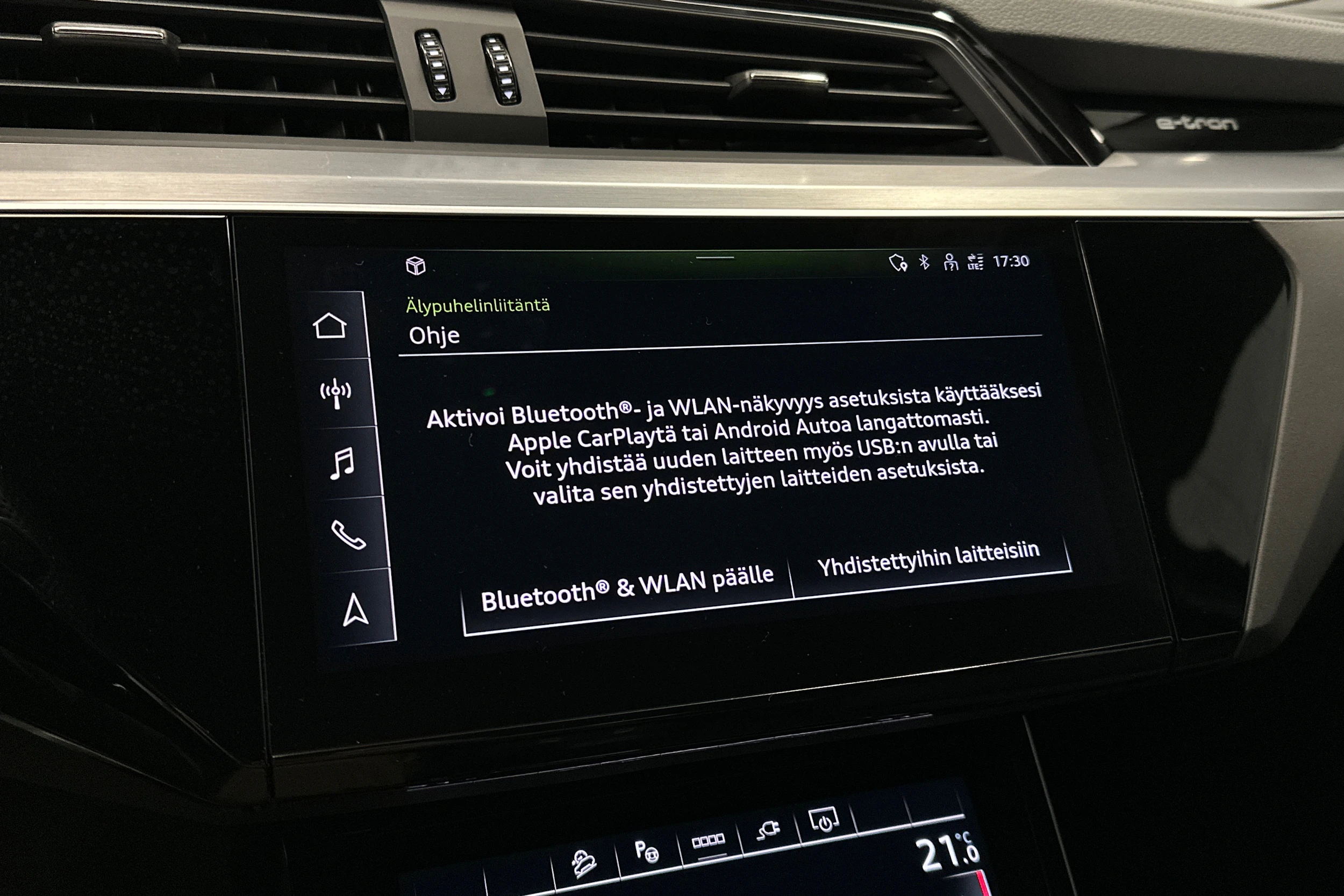 valkoinen Audi e-tron 2023 kuva 15.