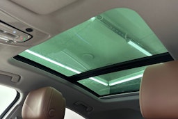 sininen Audi e-tron 2023 kuva 18.