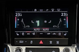 sininen Audi e-tron 2023 kuva 31.