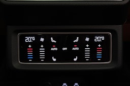 sininen Audi e-tron 2023 kuva 33.