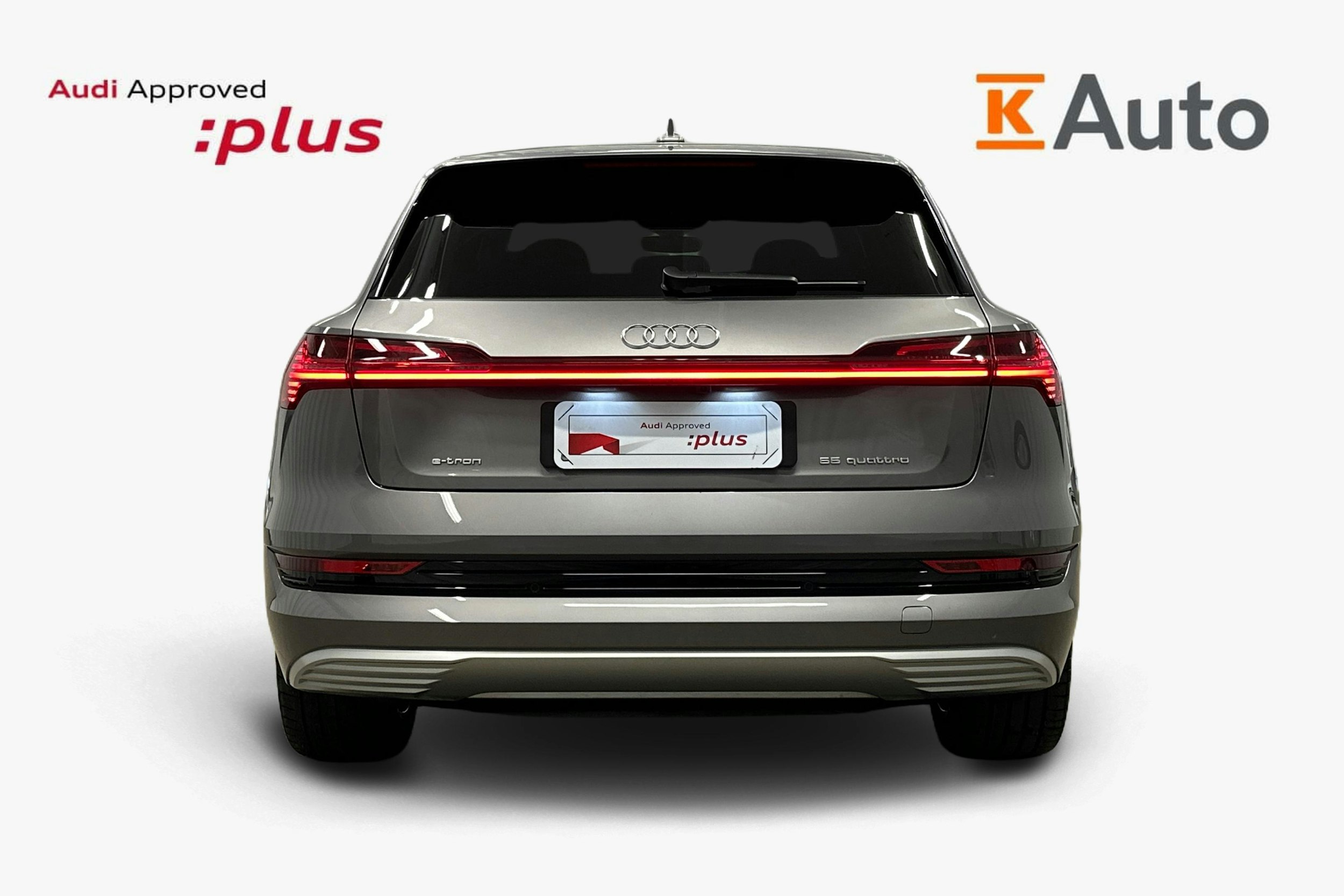 harmaa Audi e-tron 2023 kuva 3.