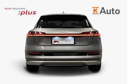 harmaa Audi e-tron 2023 kuva 3.