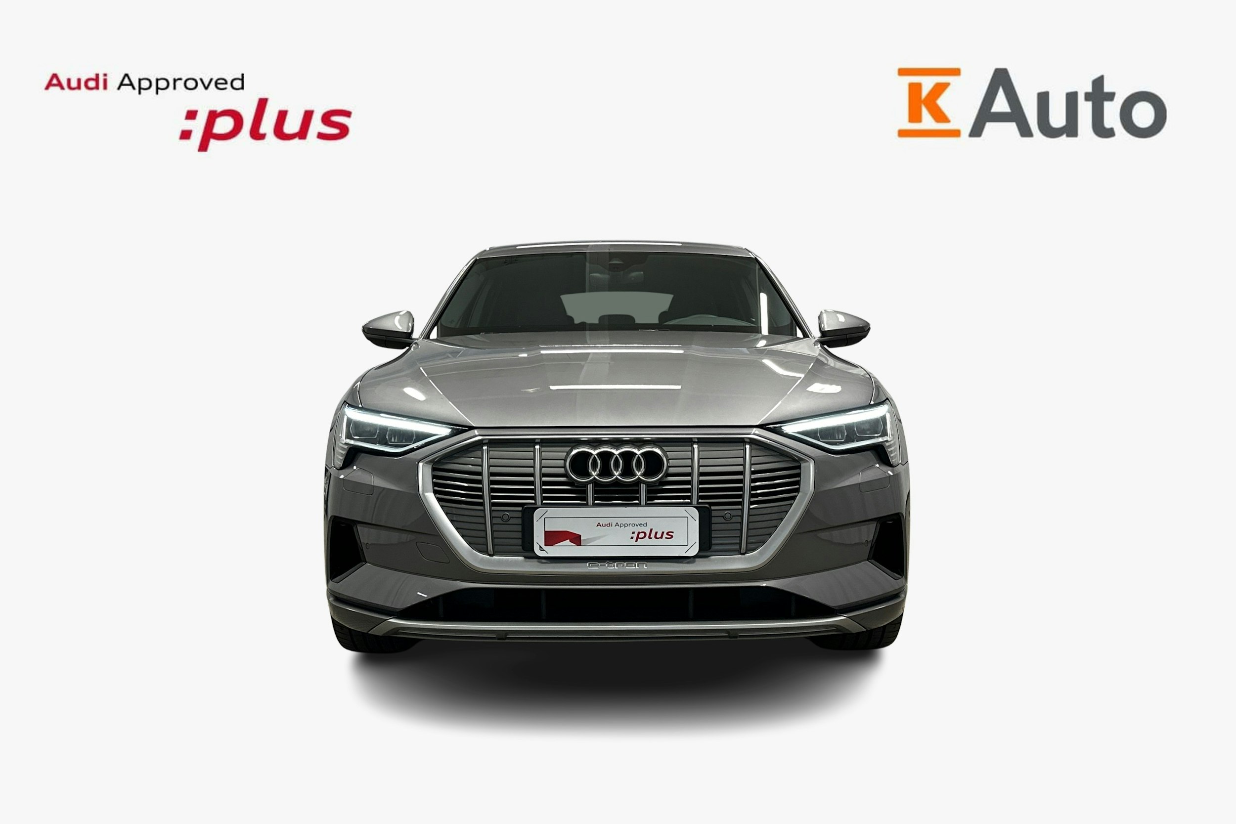 harmaa Audi e-tron 2023 kuva 5.