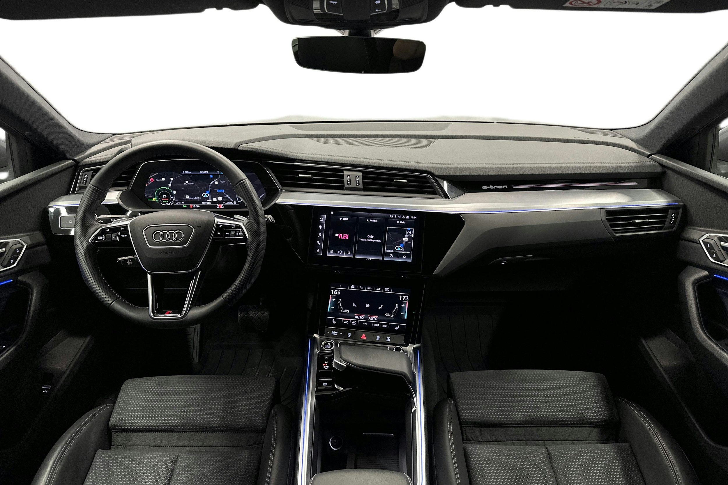 harmaa Audi e-tron 2023 kuva 9.