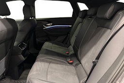 harmaa Audi e-tron 2023 kuva 10.