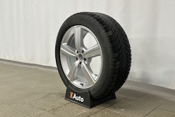 harmaa Audi e-tron 2023 kuva 12.