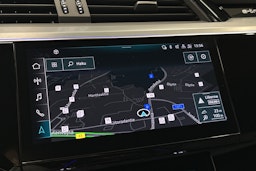 harmaa Audi e-tron 2023 kuva 22.