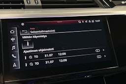harmaa Audi e-tron 2023 kuva 25.