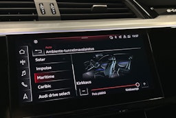 harmaa Audi e-tron 2023 kuva 26.