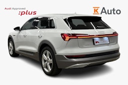 valkoinen Audi e-tron 2023 kuva 2.