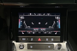 valkoinen Audi e-tron 2023 kuva 23.