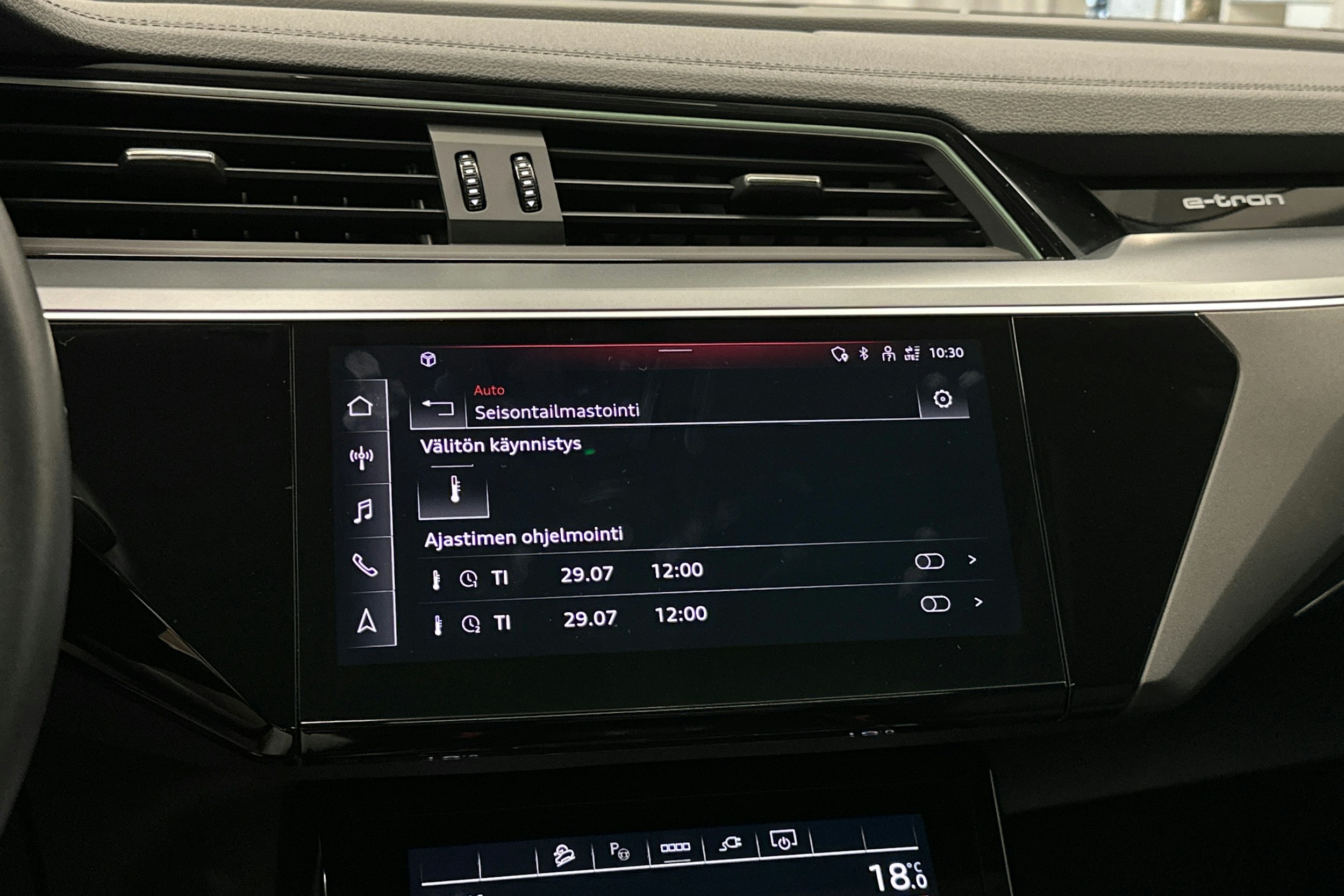 valkoinen Audi e-tron 2023 kuva 27.