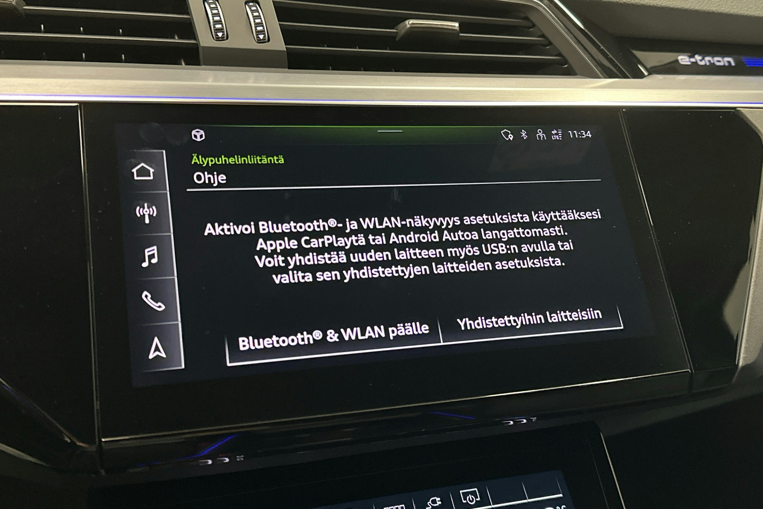 valkoinen Audi e-tron 2023 kuva 14.