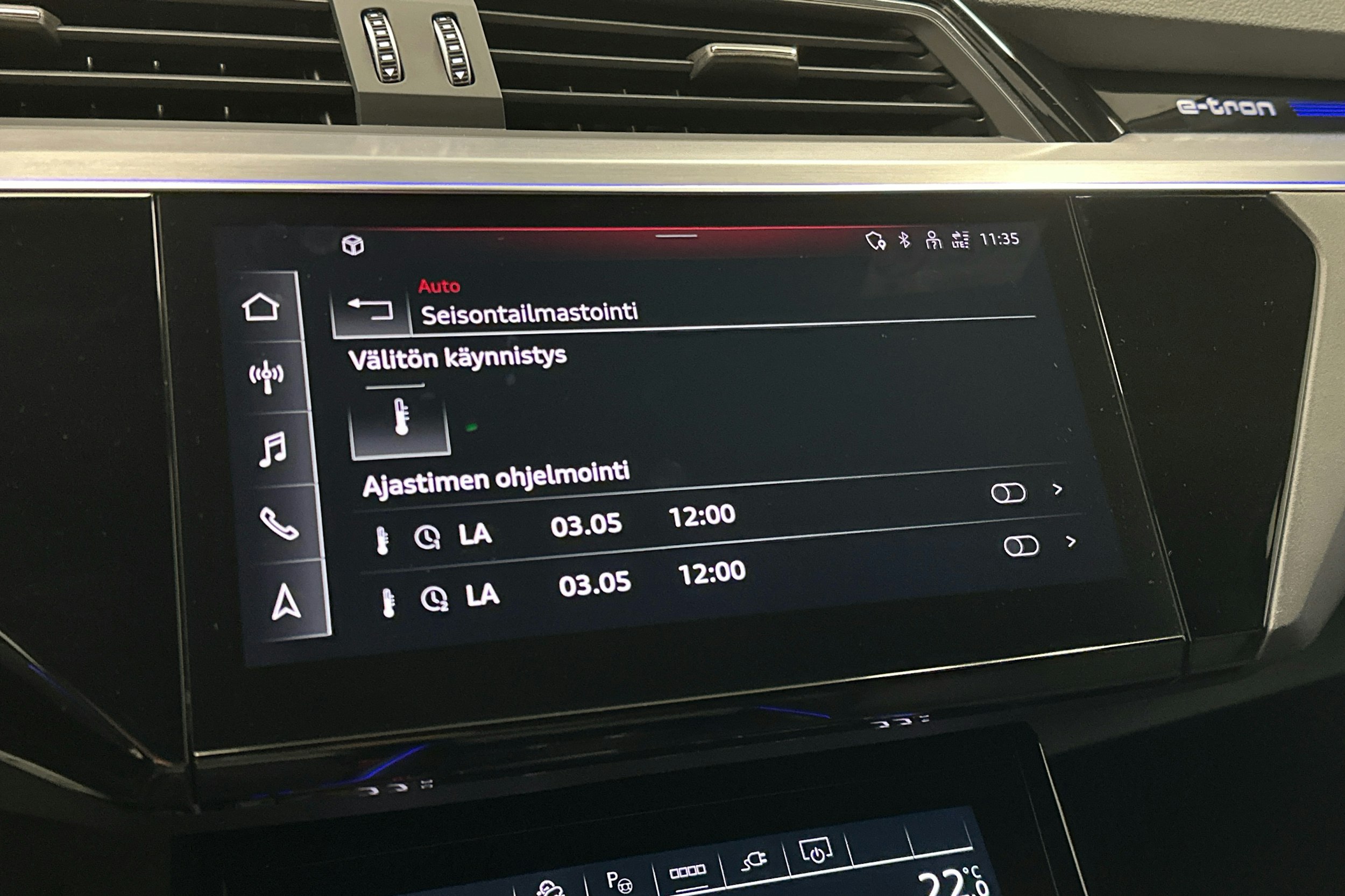 valkoinen Audi e-tron 2023 kuva 16.