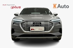 harmaa Audi e-tron 2023 kuva 5.