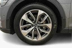 harmaa Audi e-tron 2023 kuva 11.