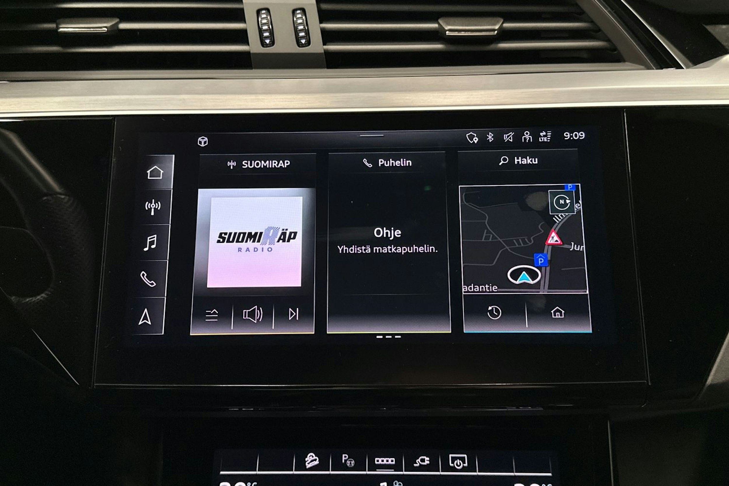 harmaa Audi e-tron 2023 kuva 25.