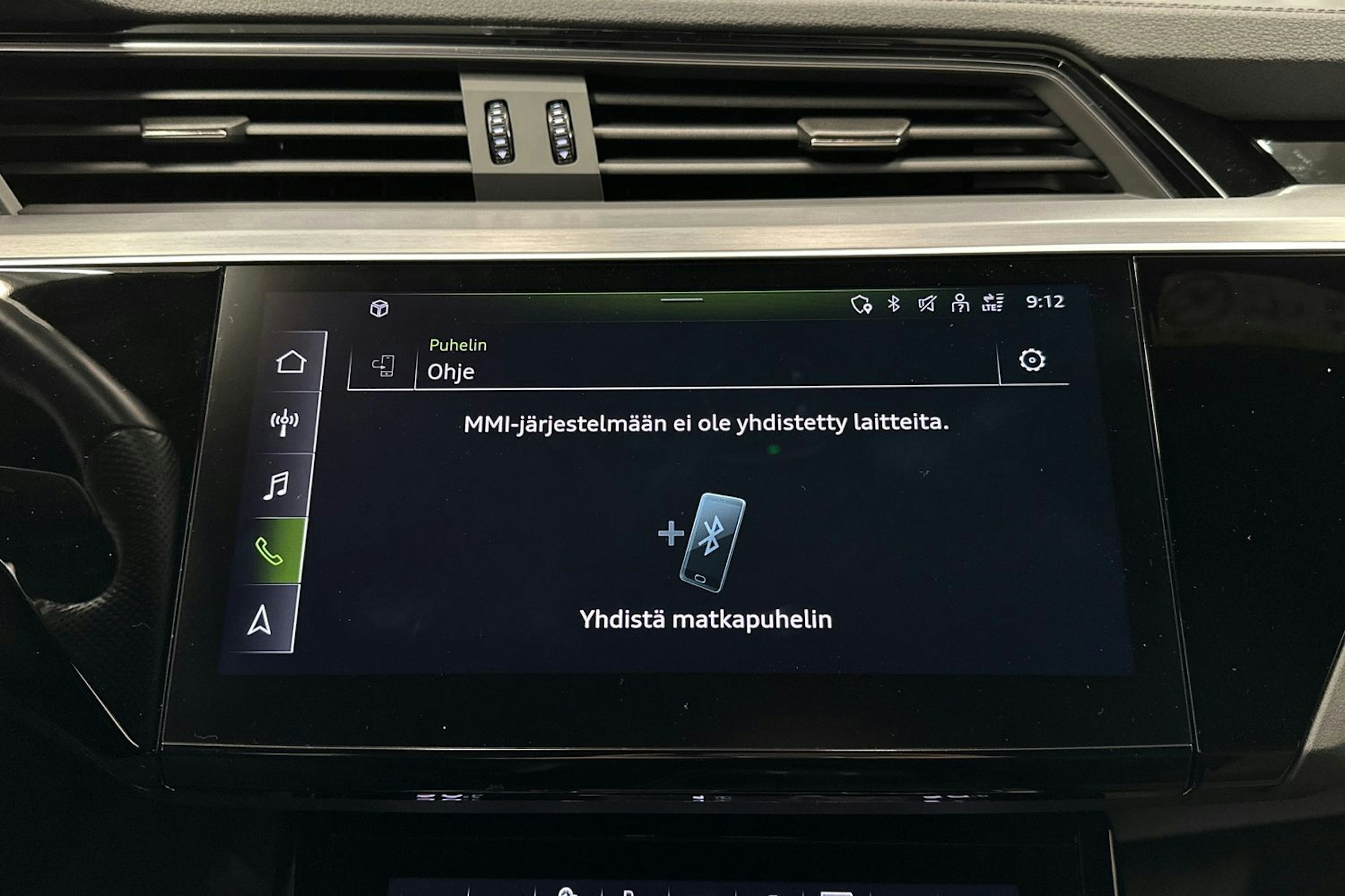 harmaa Audi e-tron 2023 kuva 29.