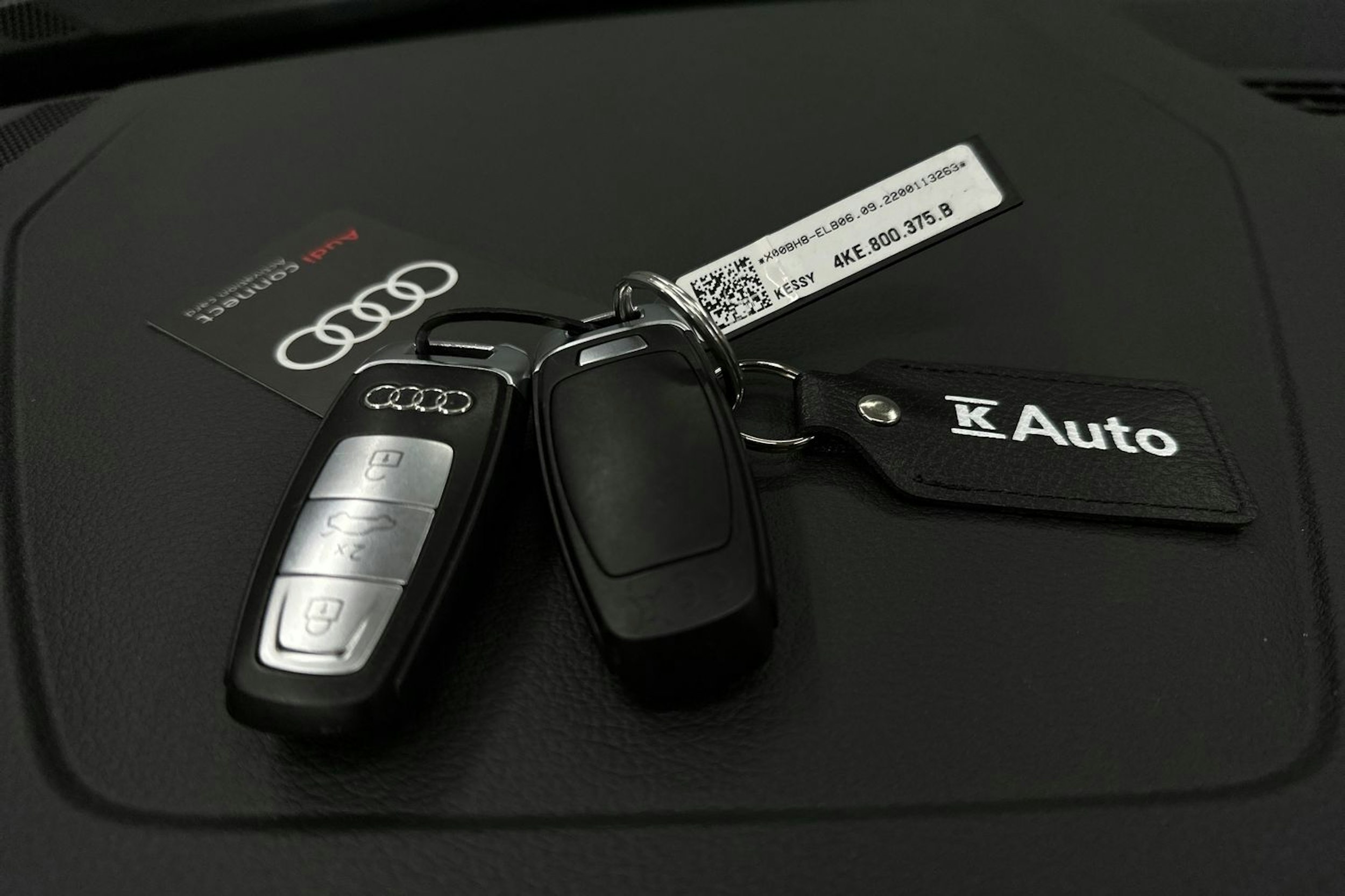 harmaa Audi e-tron 2023 kuva 31.