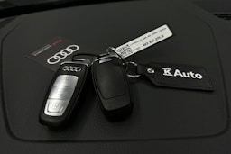 harmaa Audi e-tron 2023 kuva 31.