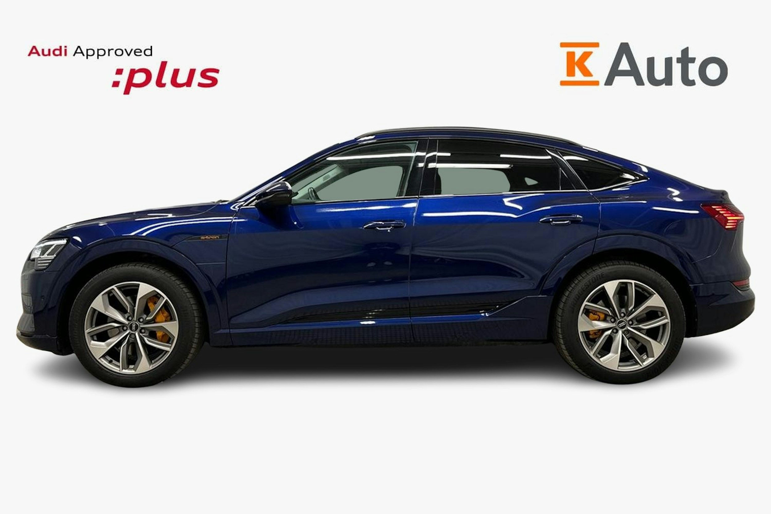 met. sininen Audi e-tron 2023 kuva 6.