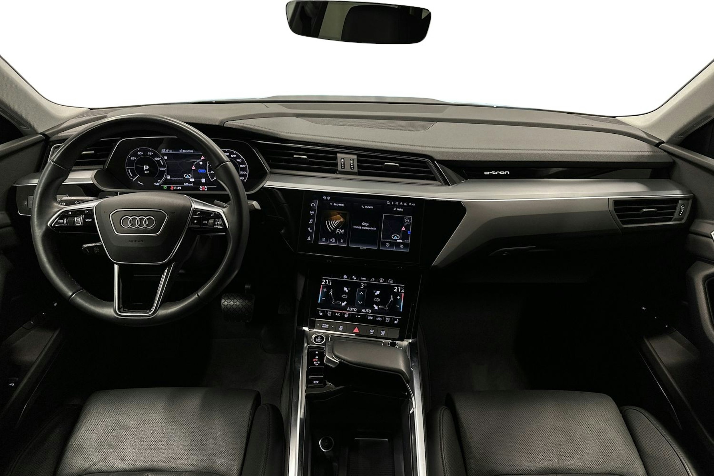 met. sininen Audi e-tron 2023 kuva 9.