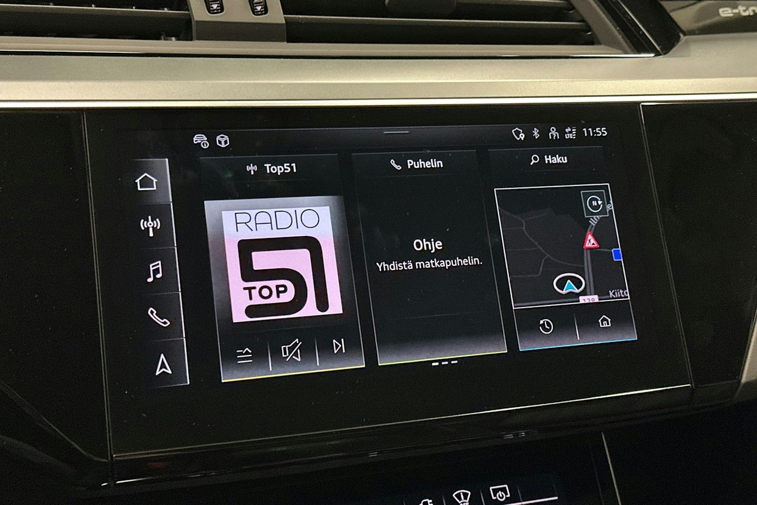 met. sininen Audi e-tron 2023 kuva 27.