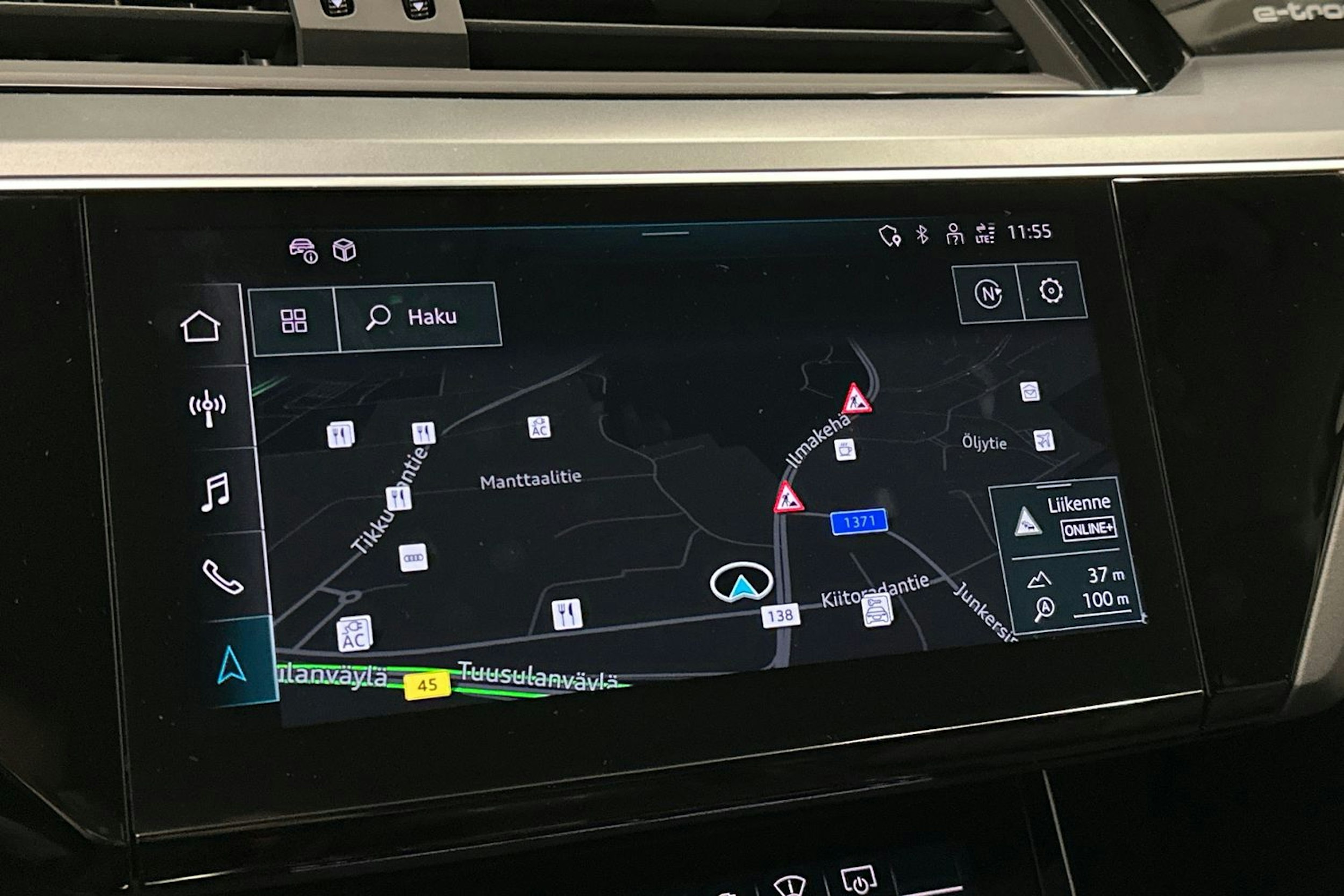 met. sininen Audi e-tron 2023 kuva 28.
