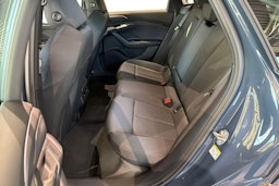 sininen Audi e-tron 2025 kuva 8.